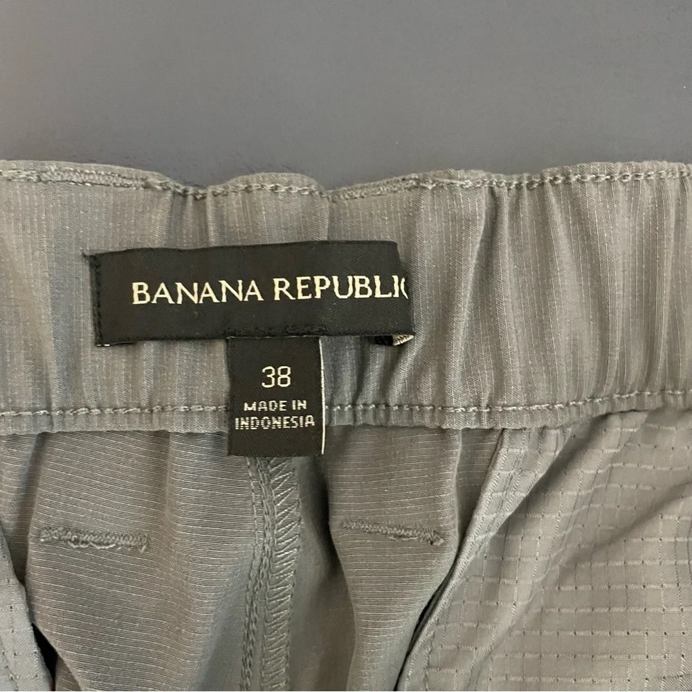 Banana Republic comfort flat front shorts grey  38